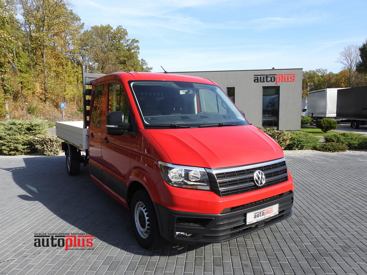 VOLKSWAGEN CRAFTER STAKE BODY DOUBLE CABIN DOKA 7 SEATS AIR CONDITIONING  140HP - Utilitaire double cabine: photos 1 VOLKSWAGEN CRAFTER STAKE BODY DOUBLE CABIN DOKA 7 SEATS AIR CONDITIONING  140HP - Utilitaire double cabine: photos 1