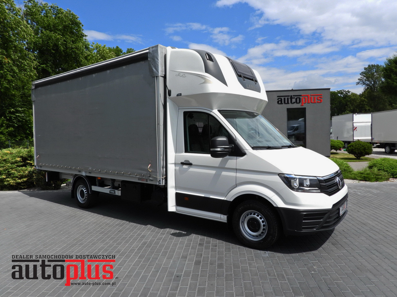 VOLKSWAGEN CRAFTER TARPAULIN 10 PALLETS WEBASTO CRUISE CONTROL AIR CONDITIONING 180HP - Utilitaire rideaux coulissants (PLSC): photos 1 VOLKSWAGEN CRAFTER TARPAULIN 10 PALLETS WEBASTO CRUISE CONTROL AIR CONDITIONING 180HP - Utilitaire rideaux coulissants (PLSC): photos 1