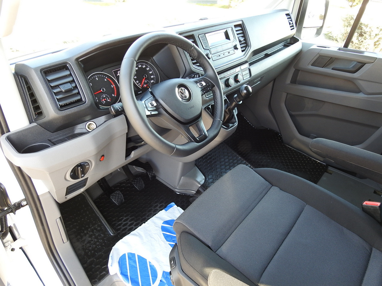 VOLKSWAGEN CRAFTER TARPAULIN 10 PALLETS WEBASTO CRUISE CONTROL AIR CONDITIONING LED LIGHTS PNEUMATICS 180HP - Utilitaire rideaux coulissants (PLSC): photos 2 VOLKSWAGEN CRAFTER TARPAULIN 10 PALLETS WEBASTO CRUISE CONTROL AIR CONDITIONING LED LIGHTS PNEUMATICS 180HP - Utilitaire rideaux coulissants (PLSC): photos 2