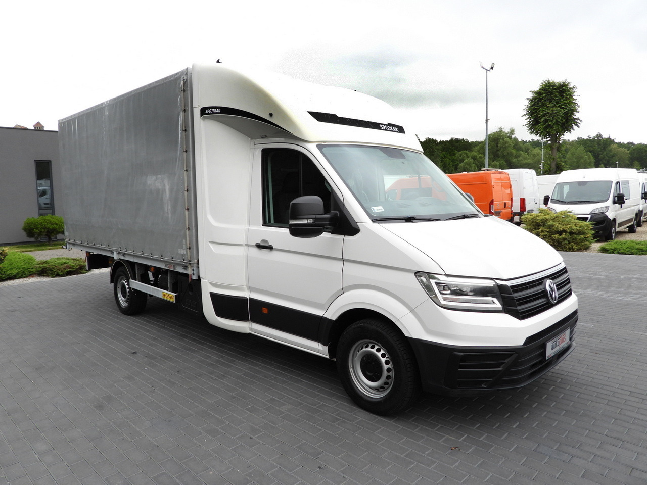 VOLKSWAGEN CRAFTER  TARPAULIN 8 PALLETS WEBASTO CRUISE CONTROL LED LIGHTS AIR CONDITIONING  180HP - Utilitaire rideaux coulissants (PLSC): photos 4 VOLKSWAGEN CRAFTER  TARPAULIN 8 PALLETS WEBASTO CRUISE CONTROL LED LIGHTS AIR CONDITIONING  180HP - Utilitaire rideaux coulissants (PLSC): photos 4