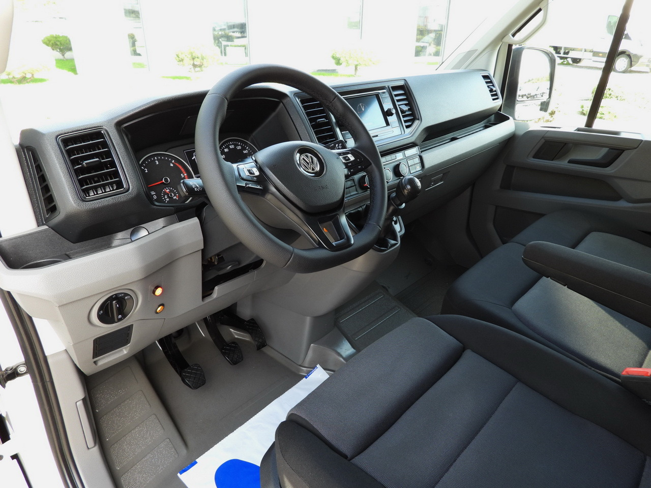 VOLKSWAGEN CRAFTER TARPAULIN LIFT 8 PALLETS CRUISE CONTROL LED LIGHTS TWIN WHEELS AIR CONDITIONING  180HP - Utilitaire rideaux coulissants (PLSC): photos 2 VOLKSWAGEN CRAFTER TARPAULIN LIFT 8 PALLETS CRUISE CONTROL LED LIGHTS TWIN WHEELS AIR CONDITIONING  180HP - Utilitaire rideaux coulissants (PLSC): photos 2