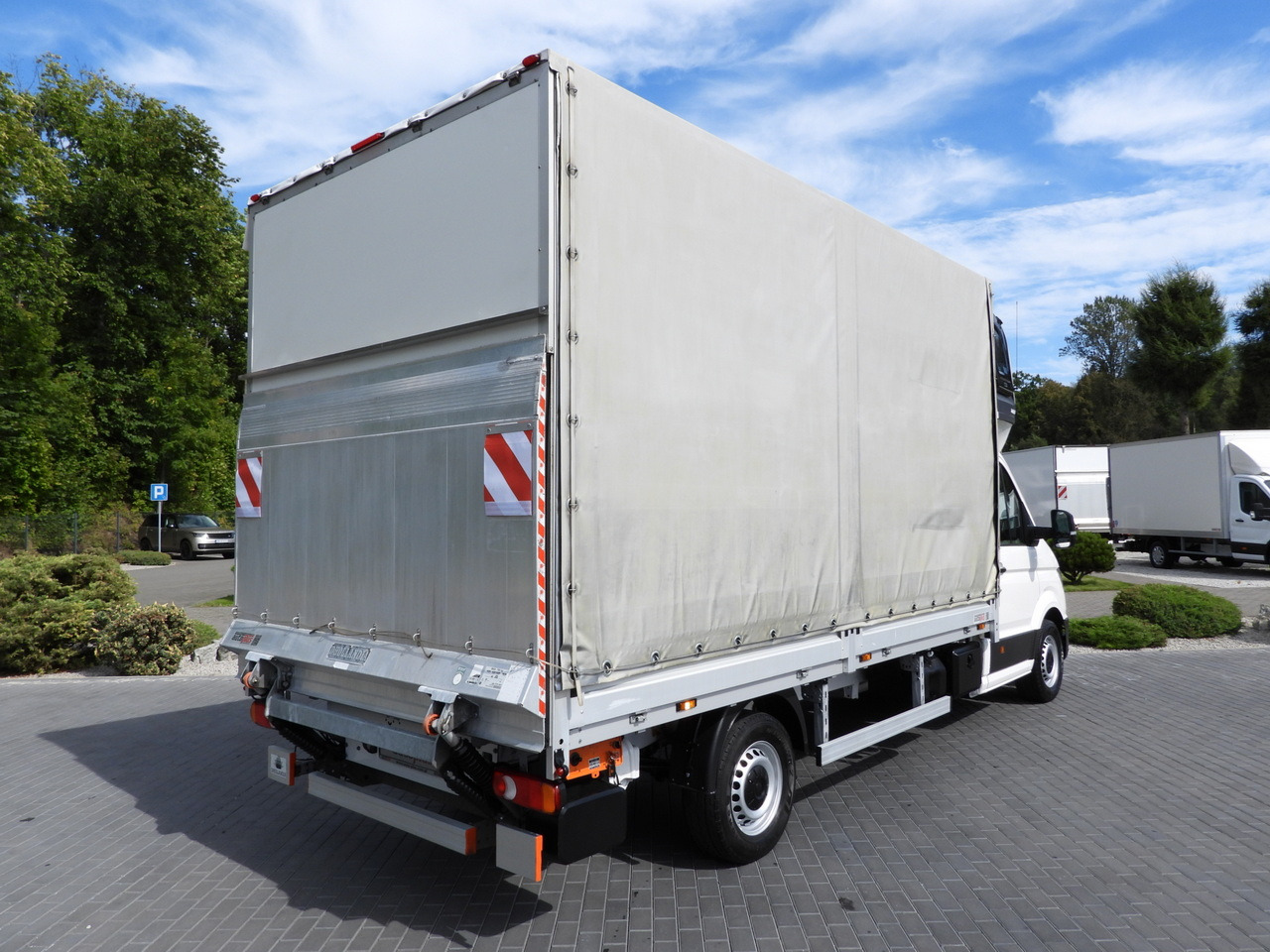 VOLKSWAGEN CRAFTER TARPAULIN LIFT 8 PALLETS WEBASTO CRUISE CONTROL LED LIGHTS AIR CONDITIONING  180HP - Utilitaire rideaux coulissants (PLSC): photos 3 VOLKSWAGEN CRAFTER TARPAULIN LIFT 8 PALLETS WEBASTO CRUISE CONTROL LED LIGHTS AIR CONDITIONING  180HP - Utilitaire rideaux coulissants (PLSC): photos 3