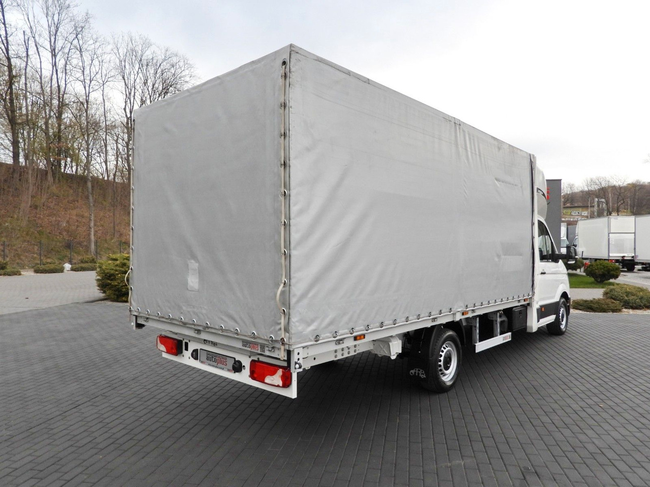 Volkswagen CRAFTER PRITSCHE PLANE 10 PALETTEN WEBASTO - Utilitaire rideaux coulissants (PLSC): photos 3 Volkswagen CRAFTER PRITSCHE PLANE 10 PALETTEN WEBASTO - Utilitaire rideaux coulissants (PLSC): photos 3