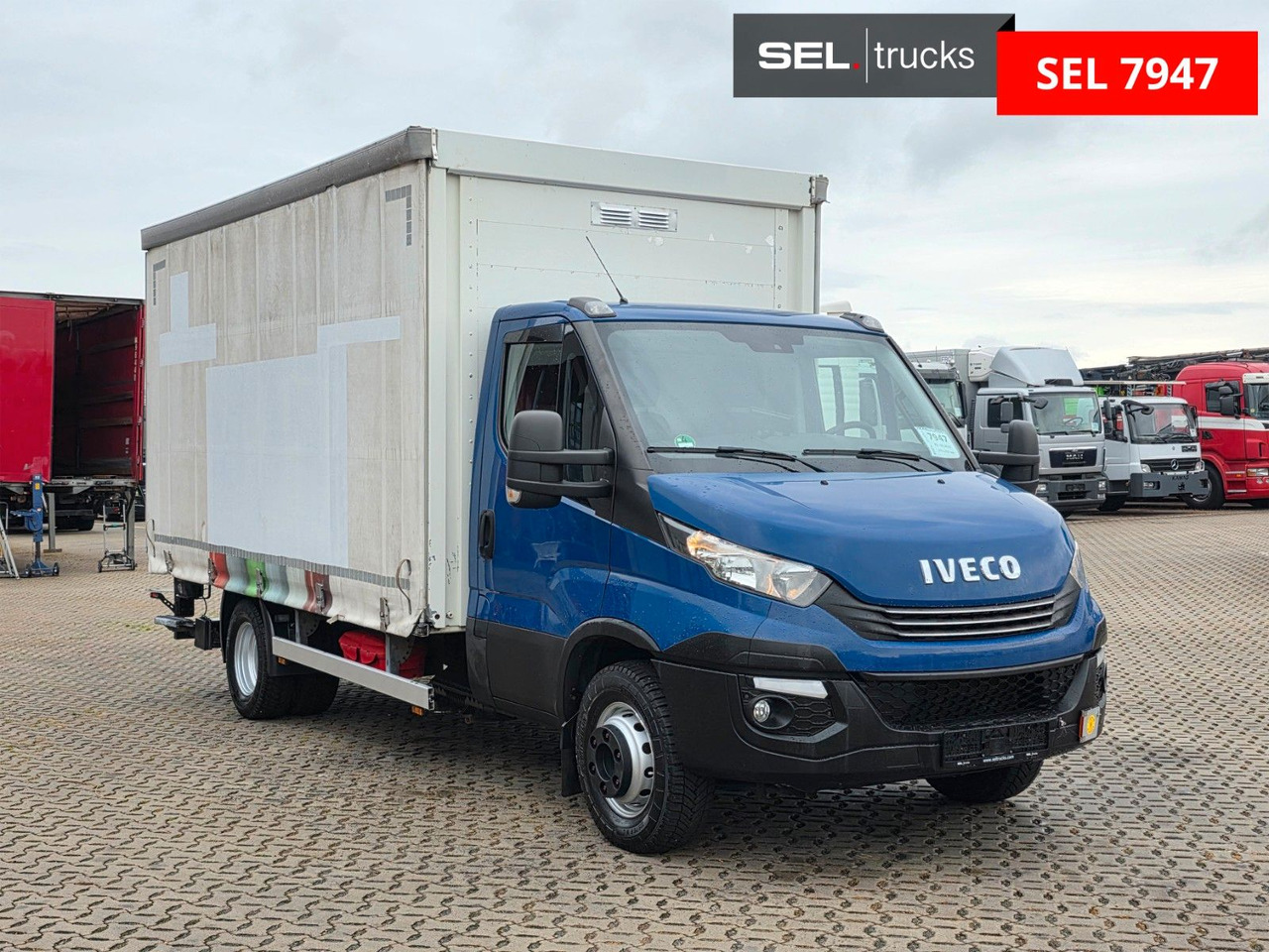 Iveco Daily 70C18 Hi-Matic / Ladebordwand / 3 Sitzen - Utilitaire rideaux coulissants (PLSC): photos 3 Iveco Daily 70C18 Hi-Matic / Ladebordwand / 3 Sitzen - Utilitaire rideaux coulissants (PLSC): photos 3