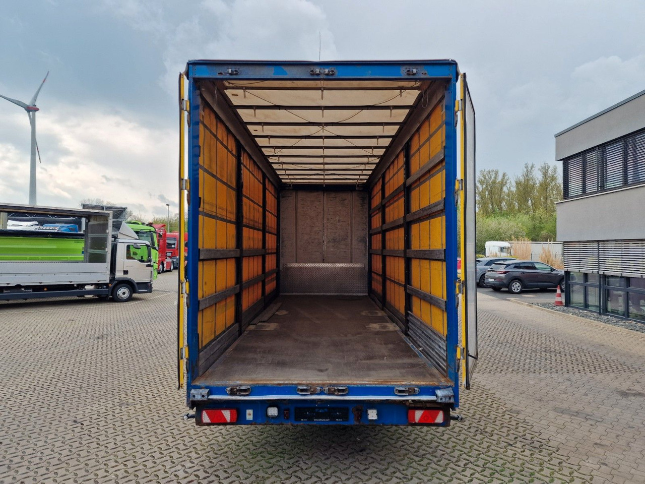 Camion à rideaux coulissants MAN TGX 18.440 4X2 LL-U /Intarder/Hubdach/Durchlade: photos 29 Camion à rideaux coulissants MAN TGX 18.440 4X2 LL-U /Intarder/Hubdach/Durchlade: photos 29