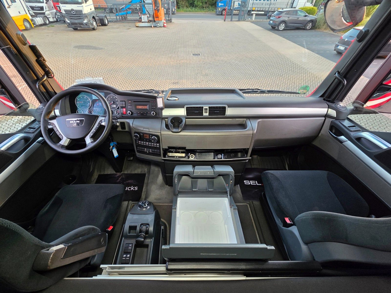 Camion grue MAN TGX 26.360 6x2-2 BL / Intarder / HIAB 166K PRO: photos 32 Camion grue MAN TGX 26.360 6x2-2 BL / Intarder / HIAB 166K PRO: photos 32