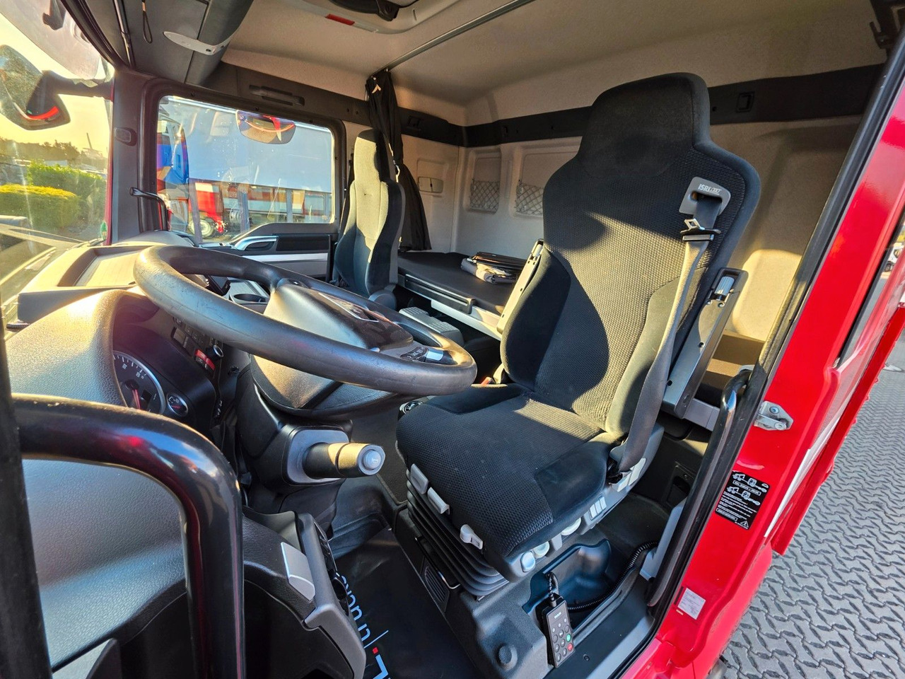 Camion grue MAN TGX 26.360 6x2-2 BL / Intarder / HIAB 166K PRO: photos 25 Camion grue MAN TGX 26.360 6x2-2 BL / Intarder / HIAB 166K PRO: photos 25