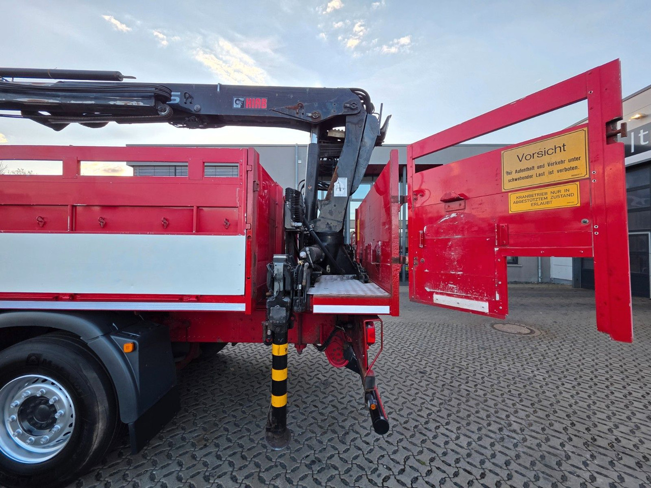 Camion grue MAN TGX 26.360 6x2-2 BL / Intarder / HIAB 166K PRO: photos 15 Camion grue MAN TGX 26.360 6x2-2 BL / Intarder / HIAB 166K PRO: photos 15