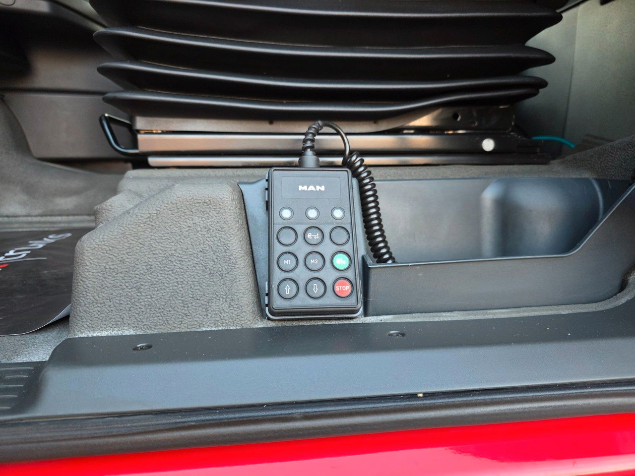 Camion grue MAN TGX 26.360 6x2-2 BL / Intarder / HIAB 166K PRO: photos 40 Camion grue MAN TGX 26.360 6x2-2 BL / Intarder / HIAB 166K PRO: photos 40