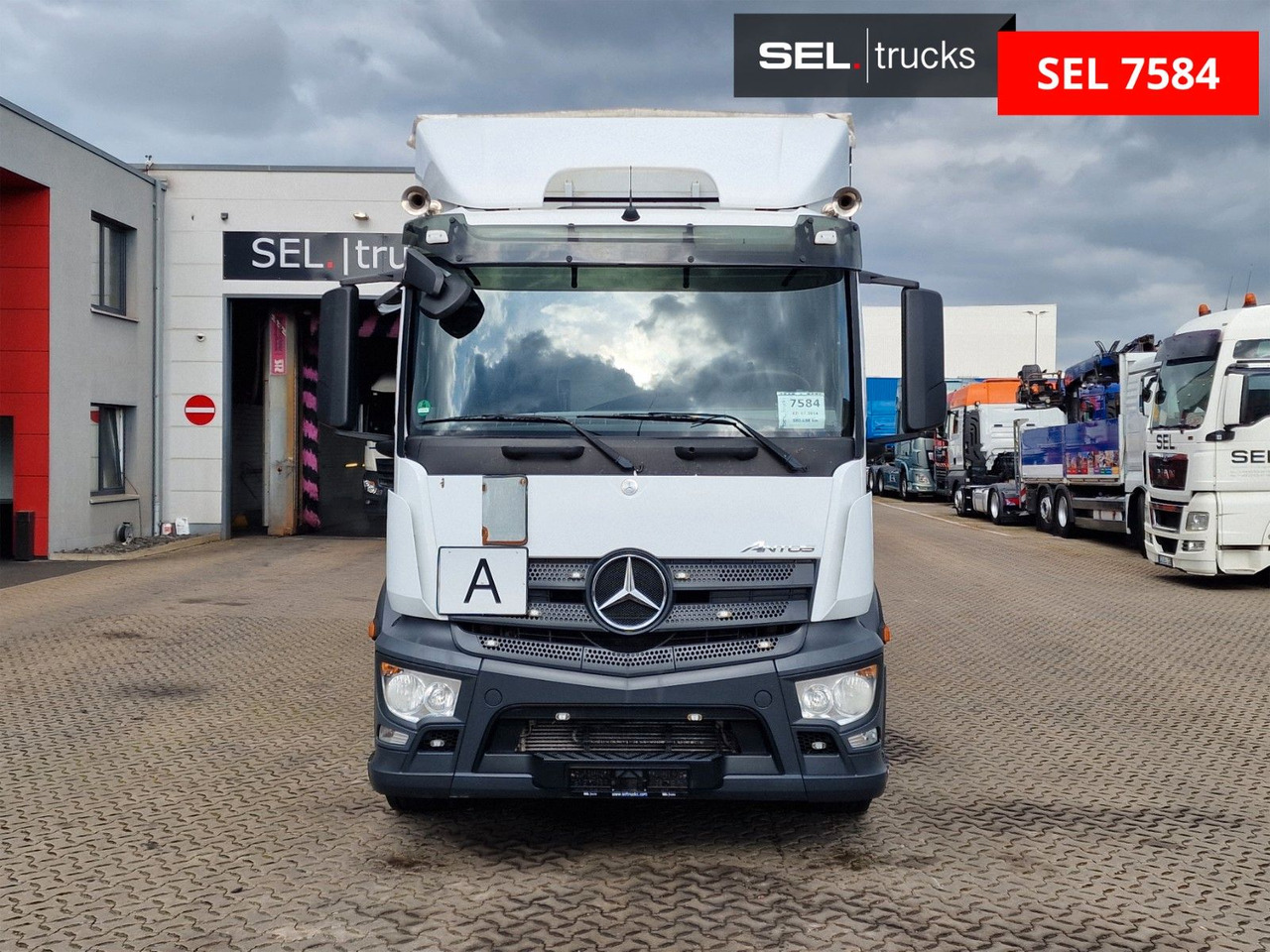 Mercedes-Benz Antos 1840 / Ladebordwand - Camion à rideaux coulissants: photos 2 Mercedes-Benz Antos 1840 / Ladebordwand - Camion à rideaux coulissants: photos 2