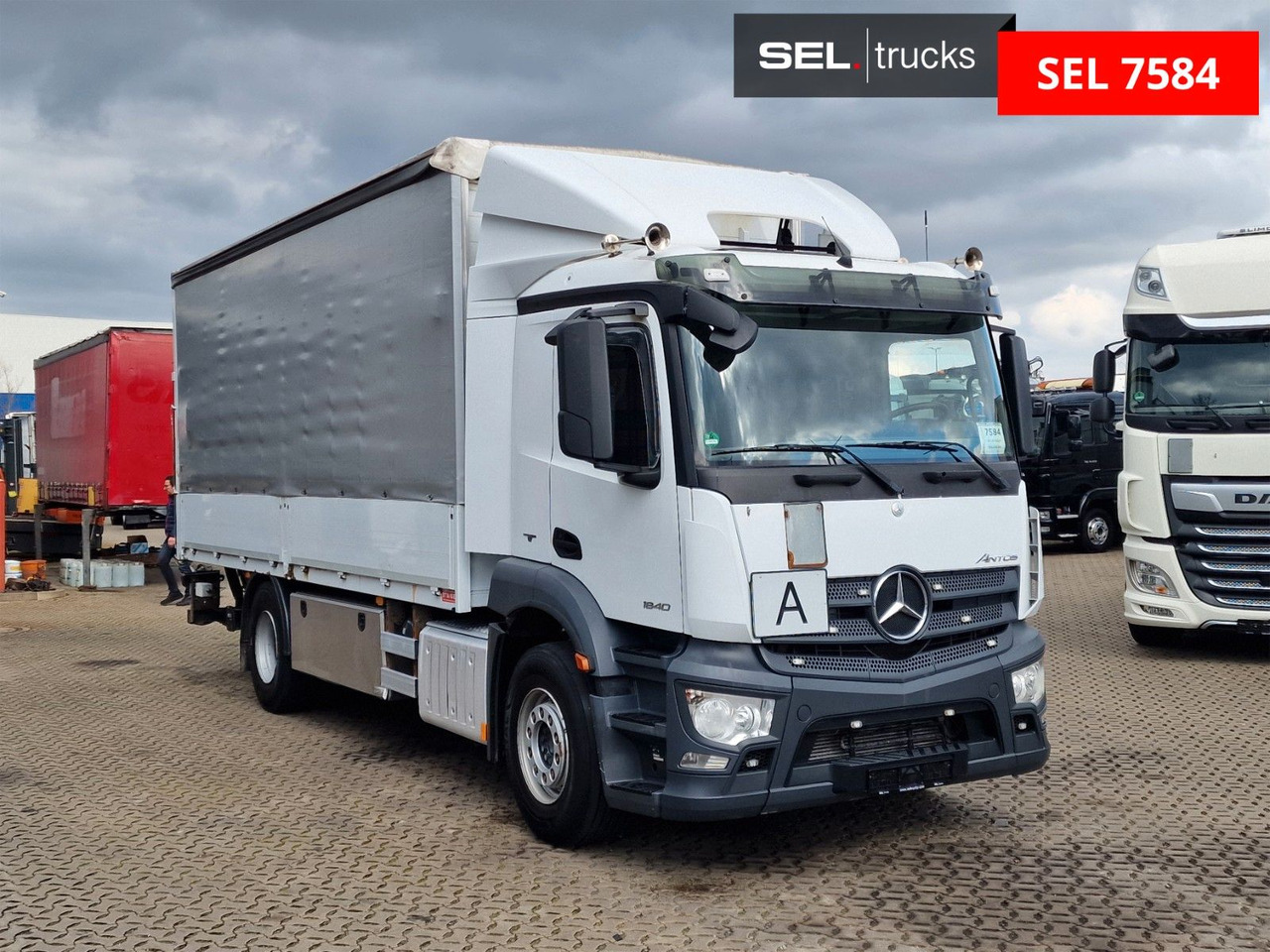 Mercedes-Benz Antos 1840 / Ladebordwand - Camion à rideaux coulissants: photos 3 Mercedes-Benz Antos 1840 / Ladebordwand - Camion à rideaux coulissants: photos 3