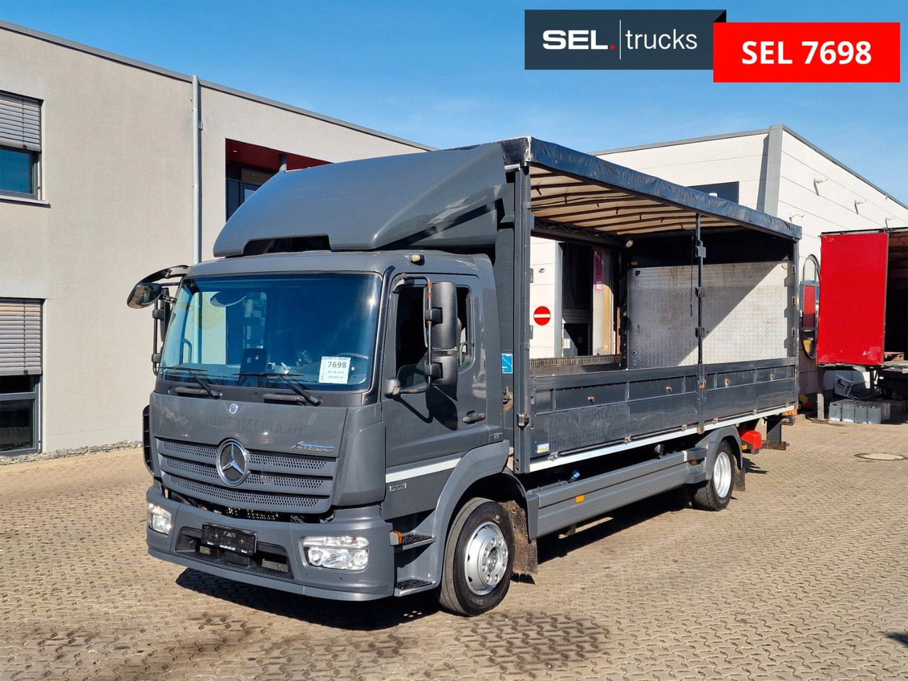 Mercedes-Benz Atego 1221 / Ladebordwand - Camion à rideaux coulissants: photos 1 Mercedes-Benz Atego 1221 / Ladebordwand - Camion à rideaux coulissants: photos 1