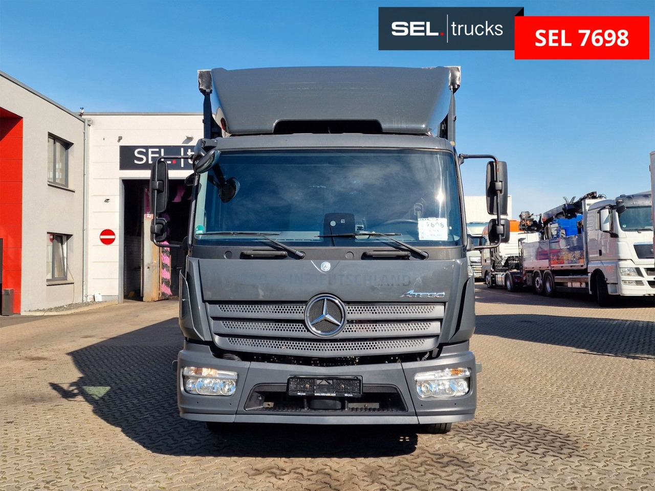 Mercedes-Benz Atego 1221 / Ladebordwand - Camion à rideaux coulissants: photos 2 Mercedes-Benz Atego 1221 / Ladebordwand - Camion à rideaux coulissants: photos 2