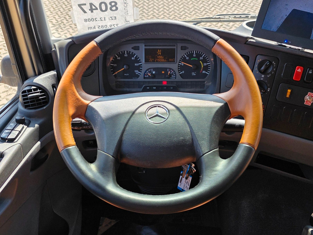 Camion bétaillère Mercedes-Benz Atego 818L: photos 39 Camion bétaillère Mercedes-Benz Atego 818L: photos 39