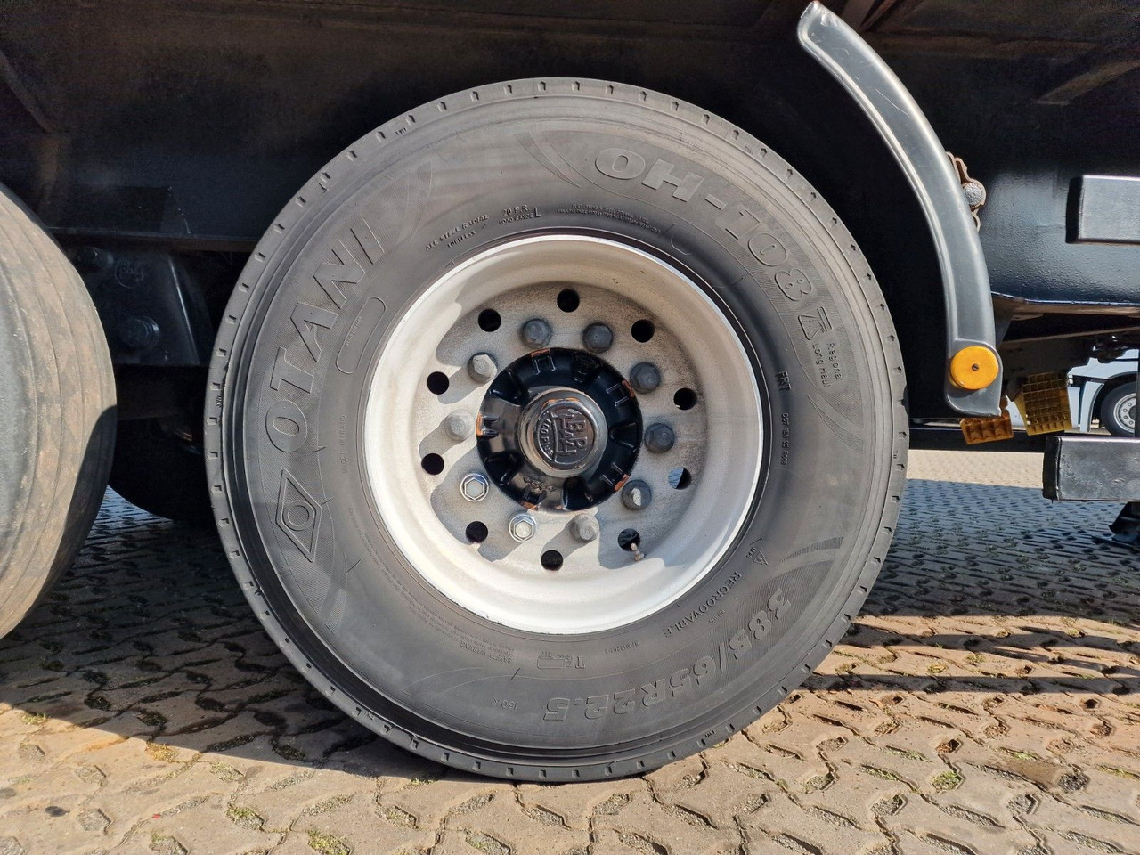 Semi-remorque rideaux coulissants Schmidt Hagen SPC/39/E/10,5 / Coilmulde / Lenk-Liftachse: photos 38