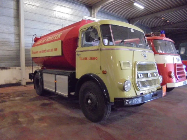 DAF 1600 A1600DF 360 - Camion citerne: photos 2 DAF 1600 A1600DF 360 - Camion citerne: photos 2