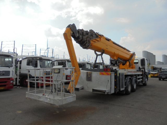 Camion avec nacelle Hino 700 6X4: photos 8 Camion avec nacelle Hino 700 6X4: photos 8