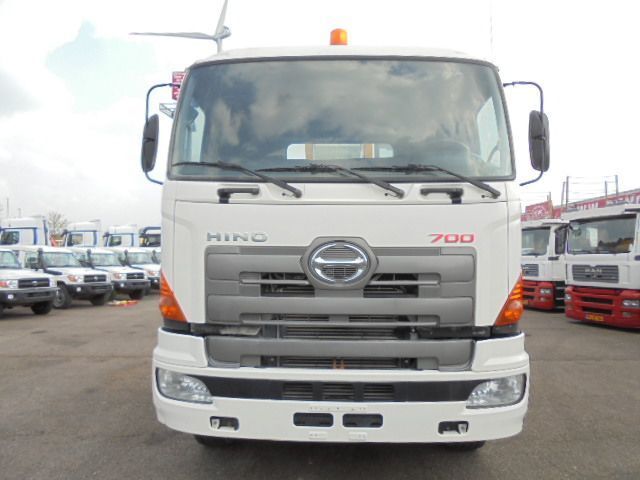 Camion avec nacelle Hino 700 6X4: photos 7 Camion avec nacelle Hino 700 6X4: photos 7