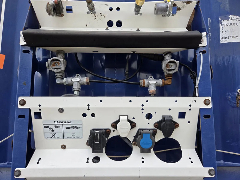 Krone SD NL TRAILER 10 IN STOCK - Semi-remorque rideaux coulissants: photos 2 Krone SD NL TRAILER 10 IN STOCK - Semi-remorque rideaux coulissants: photos 2