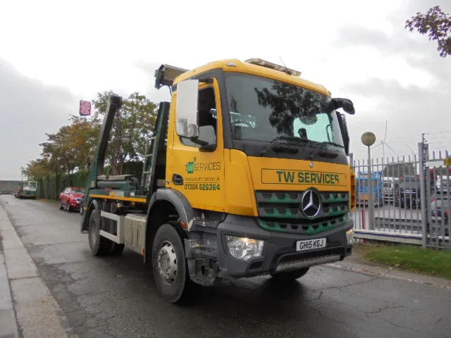 Mercedes-Benz Antos 1824 4X2 - Camion - système de câble: photos 3 Mercedes-Benz Antos 1824 4X2 - Camion - système de câble: photos 3