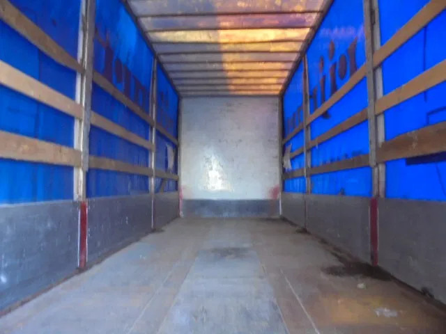Scania R114-380 6X2 BDF RETARDER - Camion fourgon: photos 5 Scania R114-380 6X2 BDF RETARDER - Camion fourgon: photos 5