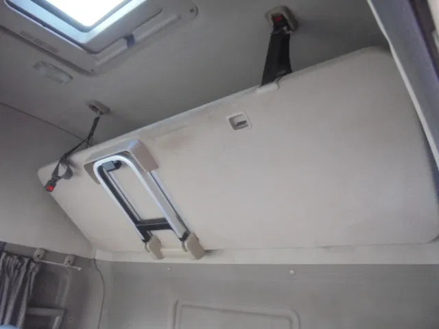 Camion fourgon Scania R400 6X2 VOLUME COMBI + RETARDER: photos 9 Camion fourgon Scania R400 6X2 VOLUME COMBI + RETARDER: photos 9