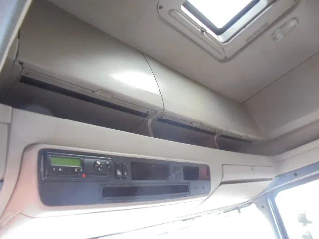 Camion fourgon Scania R400 6X2 VOLUME COMBI + RETARDER: photos 10 Camion fourgon Scania R400 6X2 VOLUME COMBI + RETARDER: photos 10