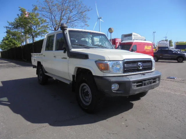 Toyota Land Cruiser HJ79L 4X4 CREWCAB PICKUP EXPORT OUTSIDE EU ONLY - Pick-up: photos 3 Toyota Land Cruiser HJ79L 4X4 CREWCAB PICKUP EXPORT OUTSIDE EU ONLY - Pick-up: photos 3