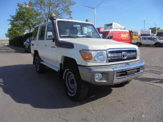 Toyota Land Cruiser HZJ76L 4X4 EXPORT OUTSIDE EU ONLY - SUV: photos 3 Toyota Land Cruiser HZJ76L 4X4 EXPORT OUTSIDE EU ONLY - SUV: photos 3