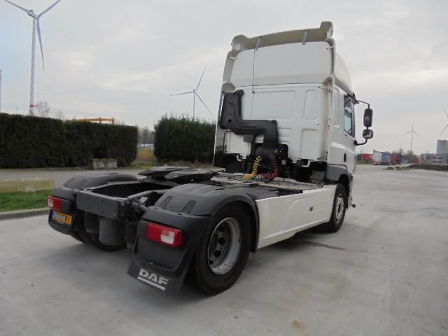 DAF CF 400 CF85-400 - Tracteur routier: photos 4 DAF CF 400 CF85-400 - Tracteur routier: photos 4