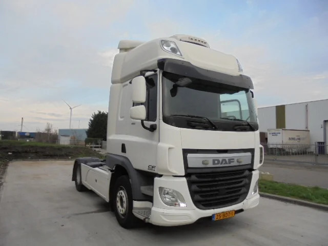 DAF CF 400 CF85-400 - Tracteur routier: photos 3 DAF CF 400 CF85-400 - Tracteur routier: photos 3