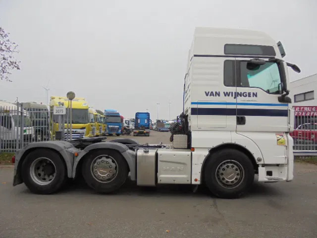 MAN TGX 26.500 XXL 6X2 SMART TACHO 20X IN STOCK - Tracteur routier: photos 4 MAN TGX 26.500 XXL 6X2 SMART TACHO 20X IN STOCK - Tracteur routier: photos 4