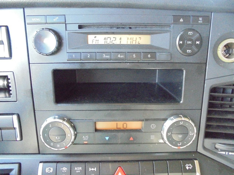 Tracteur routier Mercedes-Benz Actros 1842 EUR6: photos 13 Tracteur routier Mercedes-Benz Actros 1842 EUR6: photos 13