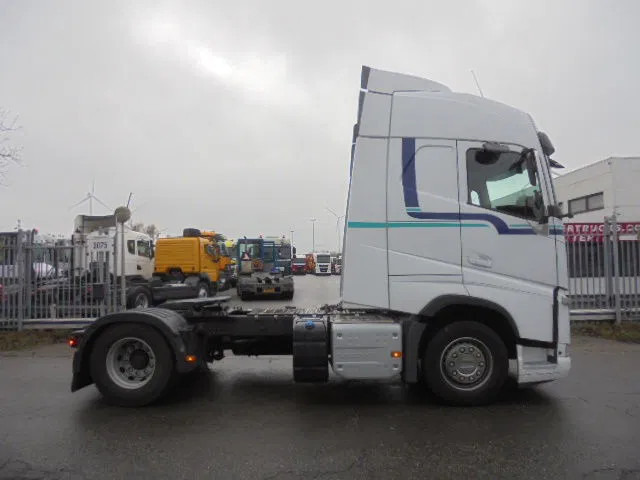 Volvo FH 420 NL TRUCK APK 09-26 - Tracteur routier: photos 4 Volvo FH 420 NL TRUCK APK 09-26 - Tracteur routier: photos 4