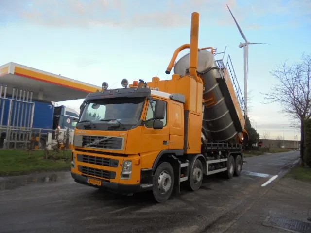Volvo FM 400 8X4 BLADGEVEERD - Camion hydrocureur: photos 1 Volvo FM 400 8X4 BLADGEVEERD - Camion hydrocureur: photos 1