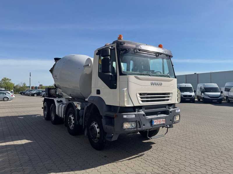 Iveco Trakker 410 - Camion malaxeur: photos 2 Iveco Trakker 410 - Camion malaxeur: photos 2