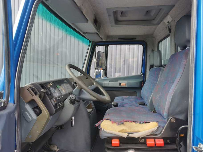 Photo d'intérieur 3: Utilitaire plateau Mercedes-Benz 814 Vario