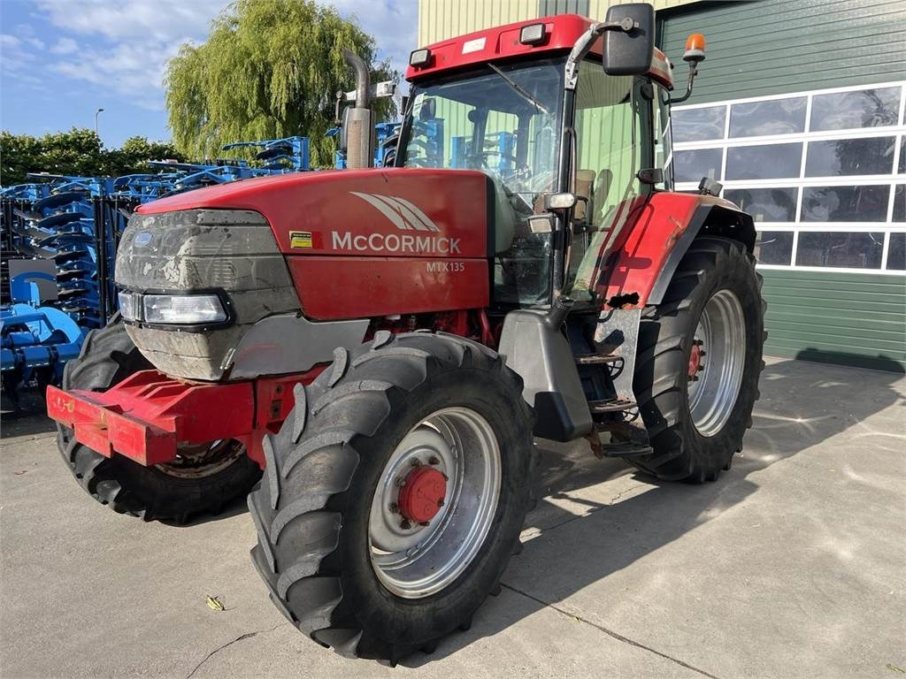 McCormick MTX135 - Tracteur agricole: photos 1 McCormick MTX135 - Tracteur agricole: photos 1