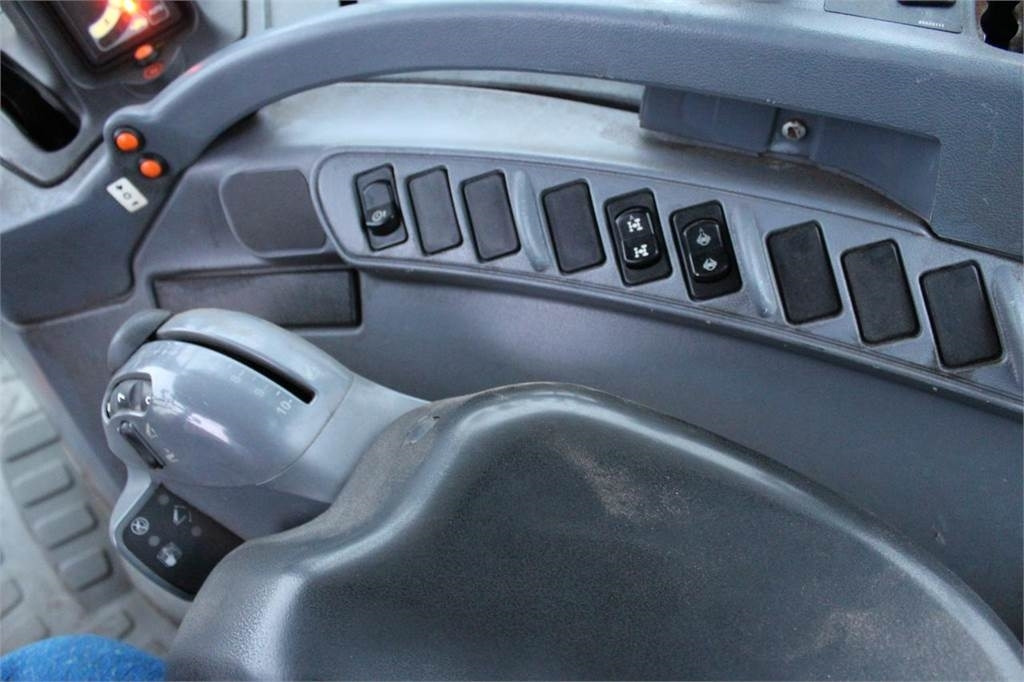Crédit-bail de New Holland T6010 Plus  New Holland T6010 Plus: photos 13