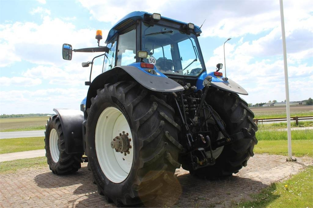 New Holland TM175 - Tracteur agricole: photos 3 New Holland TM175 - Tracteur agricole: photos 3