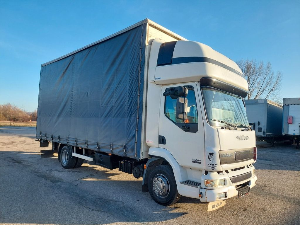 DAF FA LF 45.220 E12 4x2 - Camion à rideaux coulissants: photos 2 DAF FA LF 45.220 E12 4x2 - Camion à rideaux coulissants: photos 2