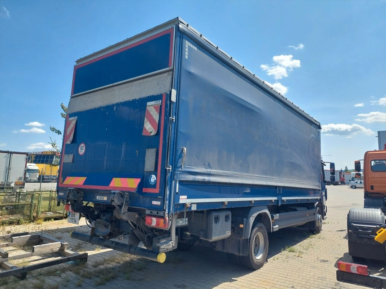 Mercedes-Benz Atego 1224L 4x2 LBW UNFALL!!! - Camion à rideaux coulissants: photos 2 Mercedes-Benz Atego 1224L 4x2 LBW UNFALL!!! - Camion à rideaux coulissants: photos 2