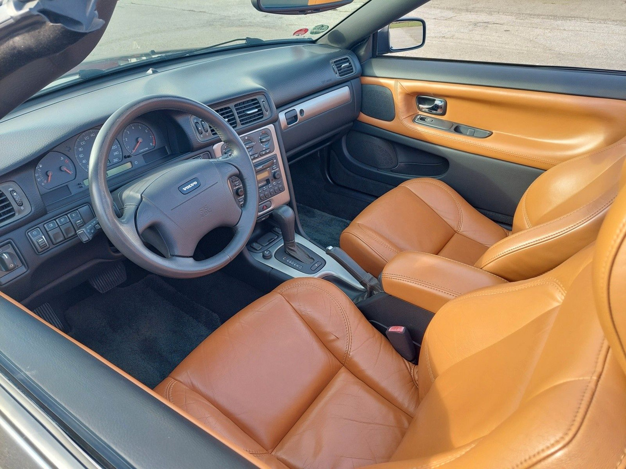 Cabriolet Volvo C70 Cabriolet 2.4 T: photos 26 Cabriolet Volvo C70 Cabriolet 2.4 T: photos 26