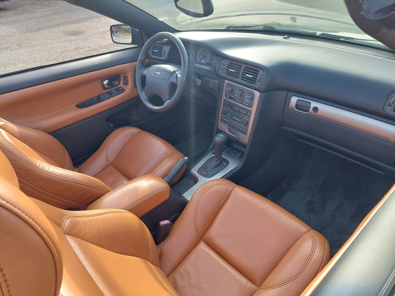 Cabriolet Volvo C70 Cabriolet 2.4 T: photos 25 Cabriolet Volvo C70 Cabriolet 2.4 T: photos 25
