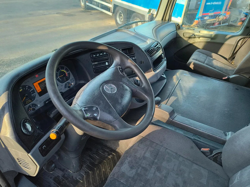 Photo d'intérieur 1: Crédit-bail de Mercedes-Benz Actros 2536 15500L INSULATED INOX TANK - 1 COMP Mercedes-Benz Actros 2536 15500L INSULATED INOX TANK - 1 COMP