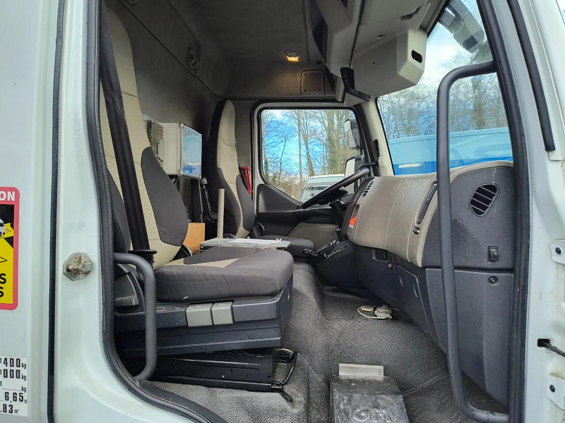 Camion citerne pour transport de carburant Renault Midlum 270 DXI 11000L FUEL/CARBURANT - 4 COMP: photos 11