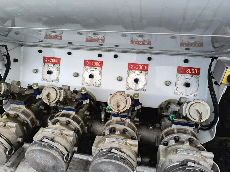 Camion citerne pour transport de carburant Renault Midlum 270 DXI 11000L FUEL/CARBURANT - 4 COMP: photos 14