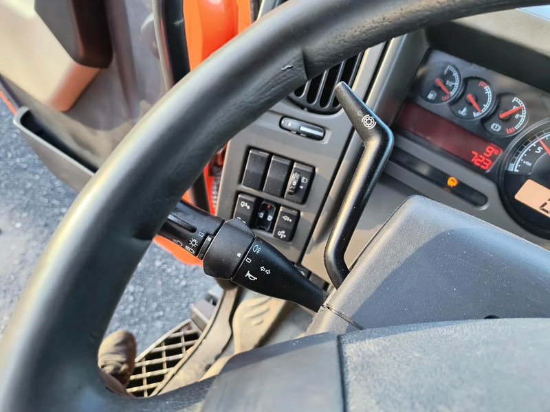 Camion citerne pour transport de carburant Renault Midlum 300 DXI 13500L CARBURANT / FUEL - 4 COMP: photos 12