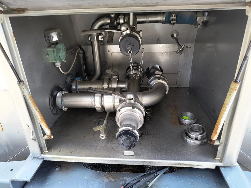 Crédit-bail de Renault Premium 370 11000L INSULATED INOX TANK - INTARDER Renault Premium 370 11000L INSULATED INOX TANK - INTARDER: photos 9