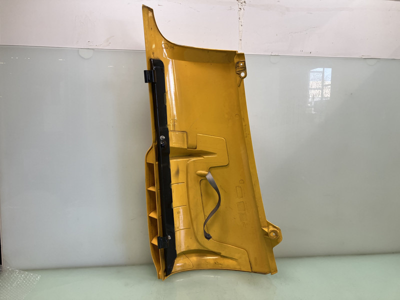 DAF XF106 - Pare-chocs pour Camion: photos 2 DAF XF106 - Pare-chocs pour Camion: photos 2